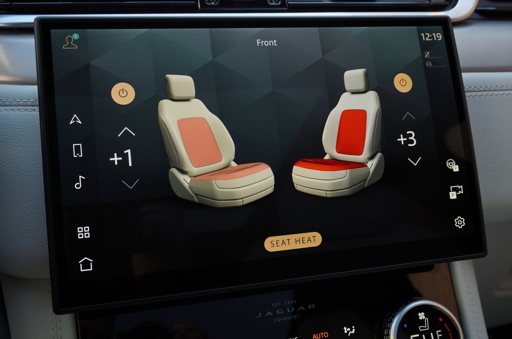 2026 JAGUAR F-PACE - Image 23