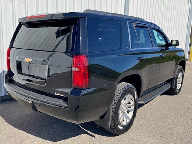 2017 Chevrolet Tahoe LT photo 3