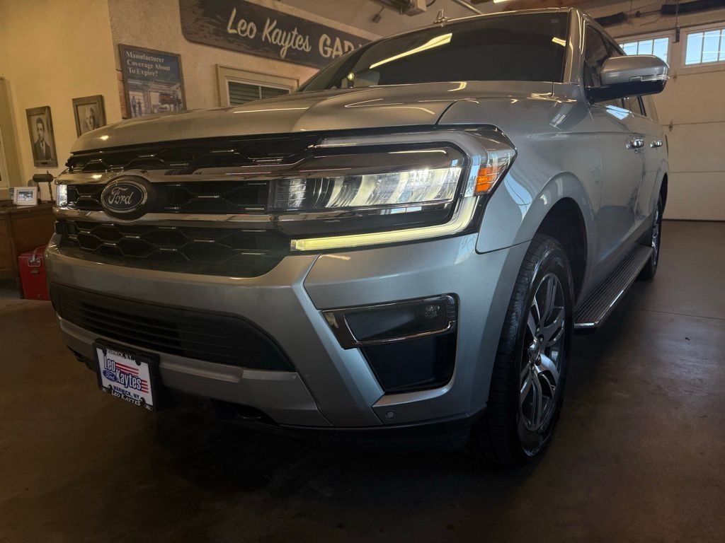 2023 Ford Expedition MAX Limited photo 2