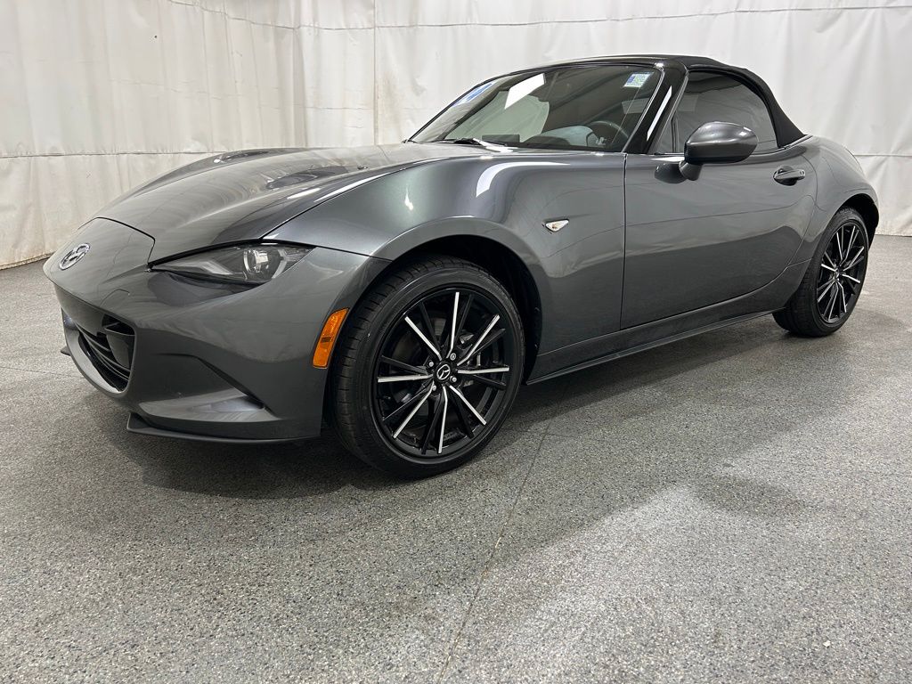 2024 Mazda MX-5 Miata Miata Grand Touring photo 3
