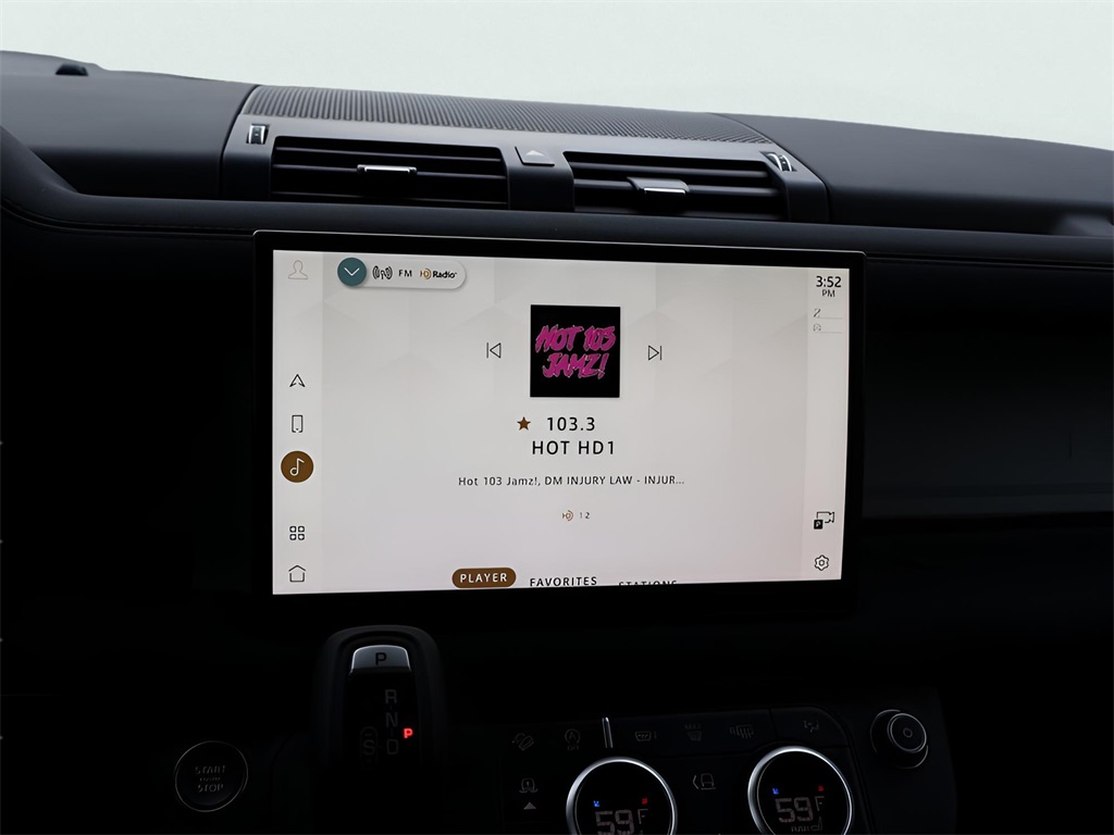 2023 Land Rover Defender 130 SE photo 19