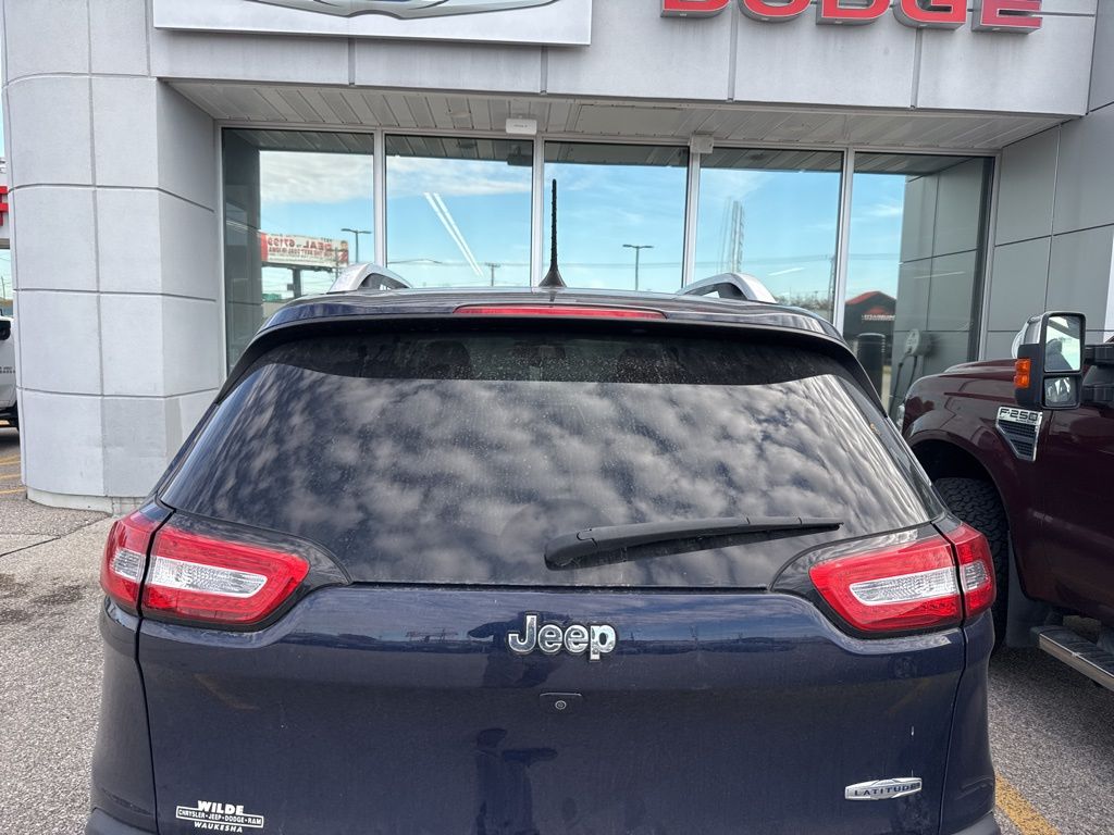 2016 Jeep Cherokee Latitude photo 3