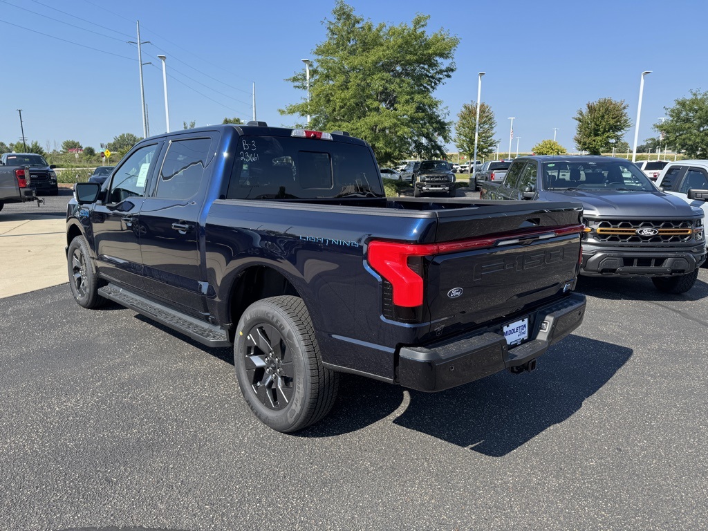 2025 Ford F-150 Lightning Lariat photo 7