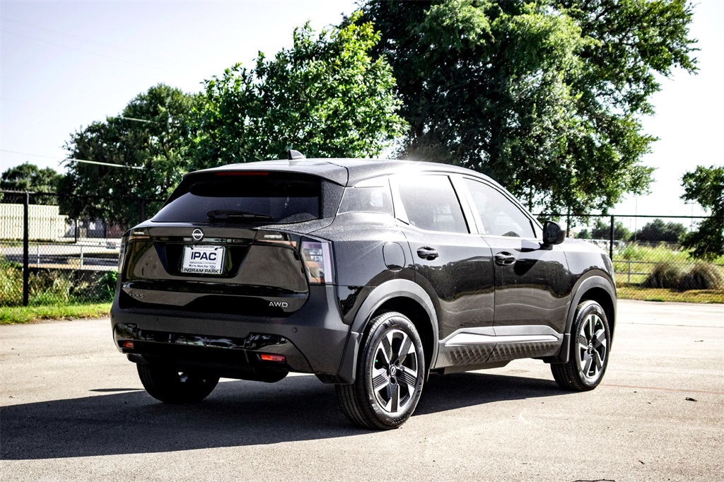 2025 Nissan Kicks SV photo 3
