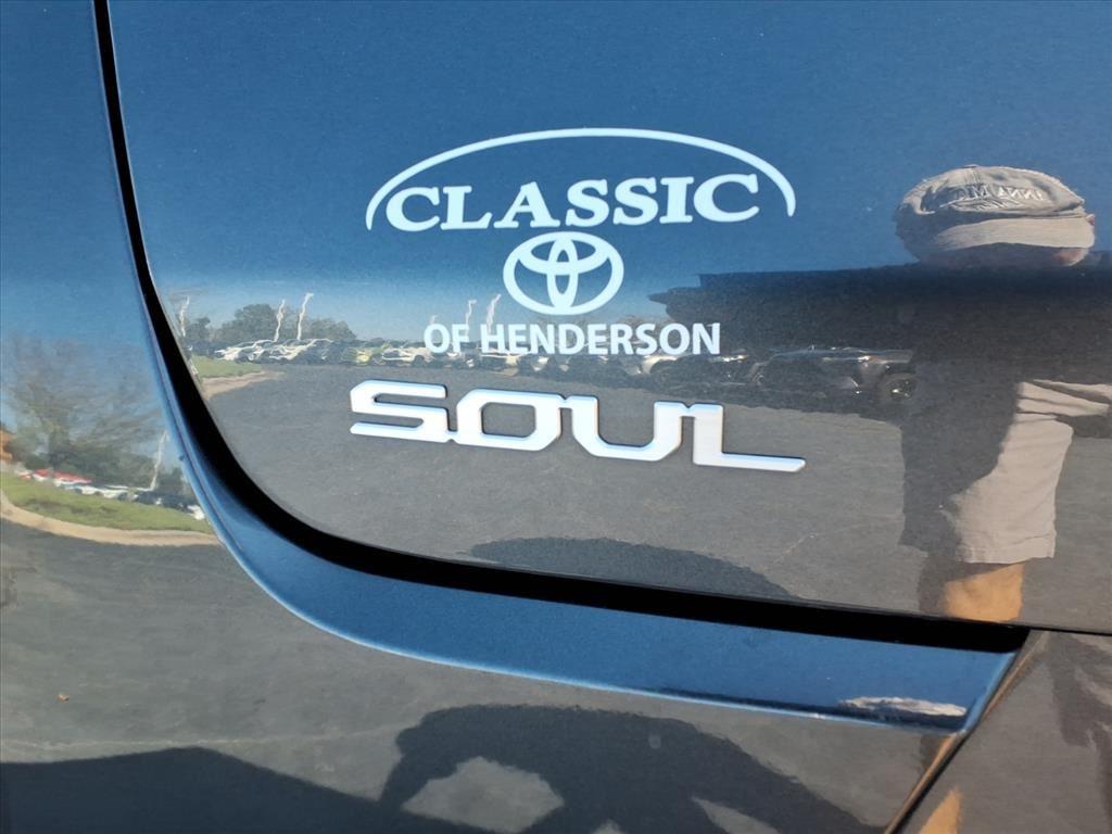 2024 Kia Soul LX photo 3