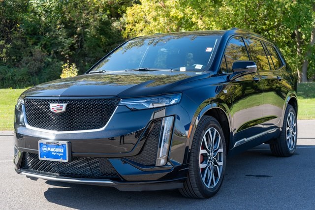 2024 Cadillac XT6 Sport photo 2