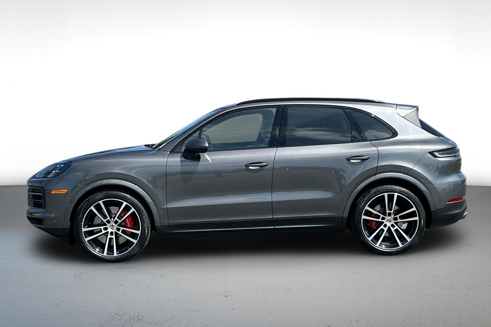 2025 Porsche Cayenne S photo 2