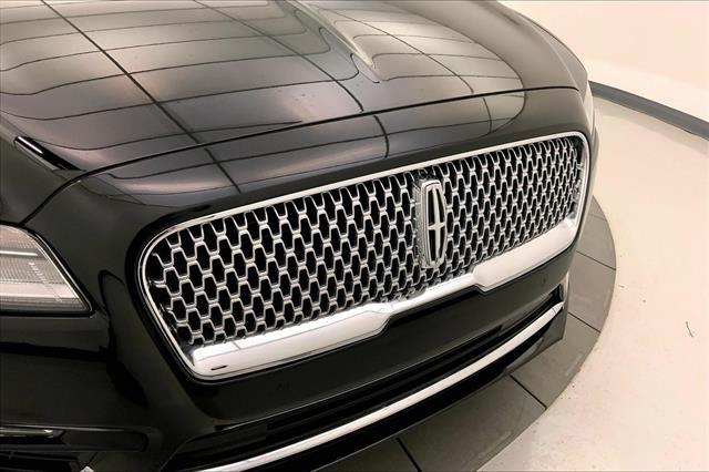 2017 Lincoln Continental Premiere photo 28