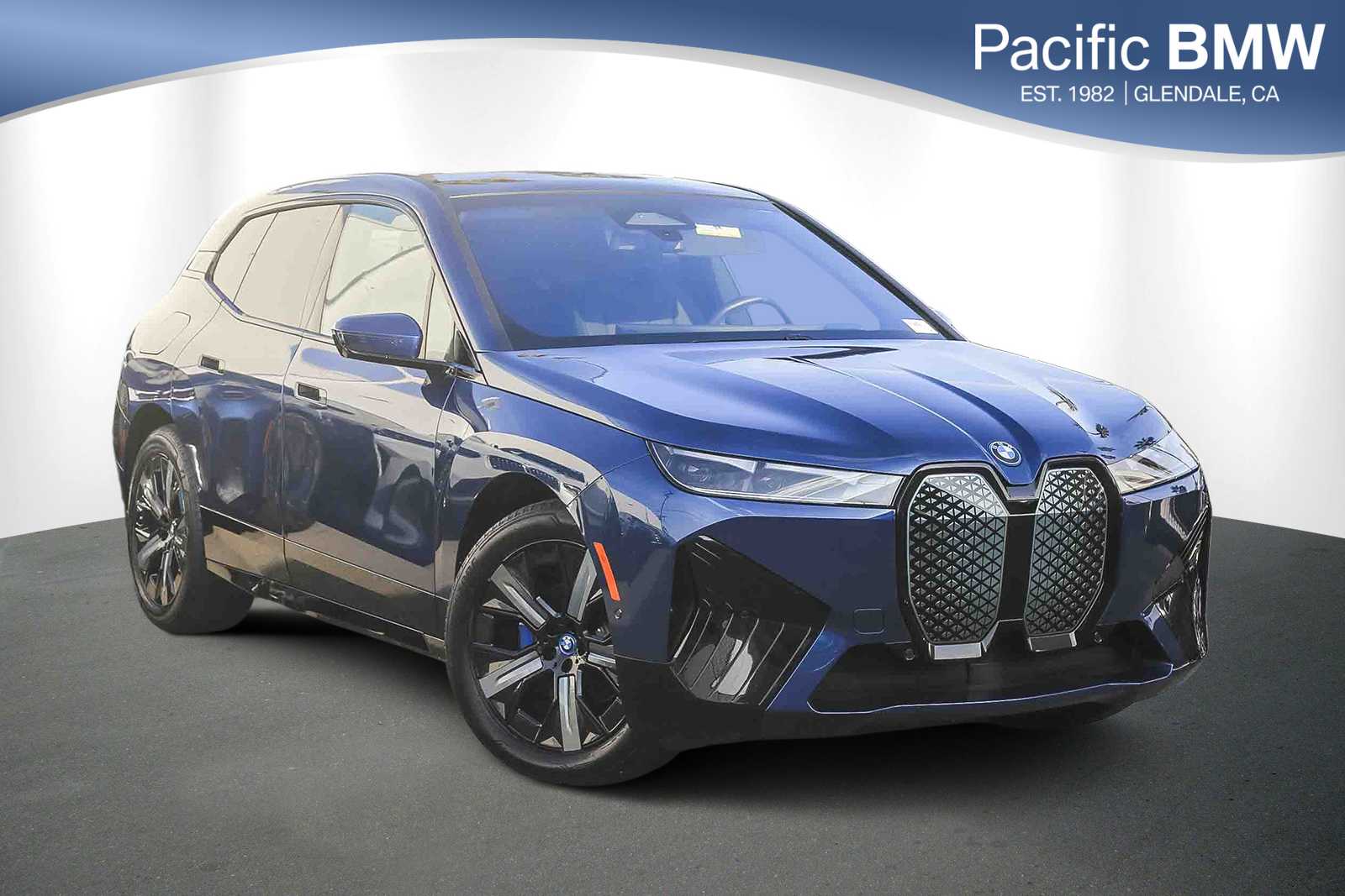 2023 BMW iX Base's photo