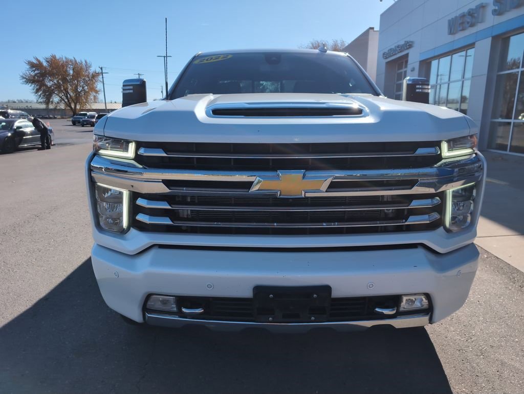 2022 Chevrolet Silverado 2500HD High Country photo 3