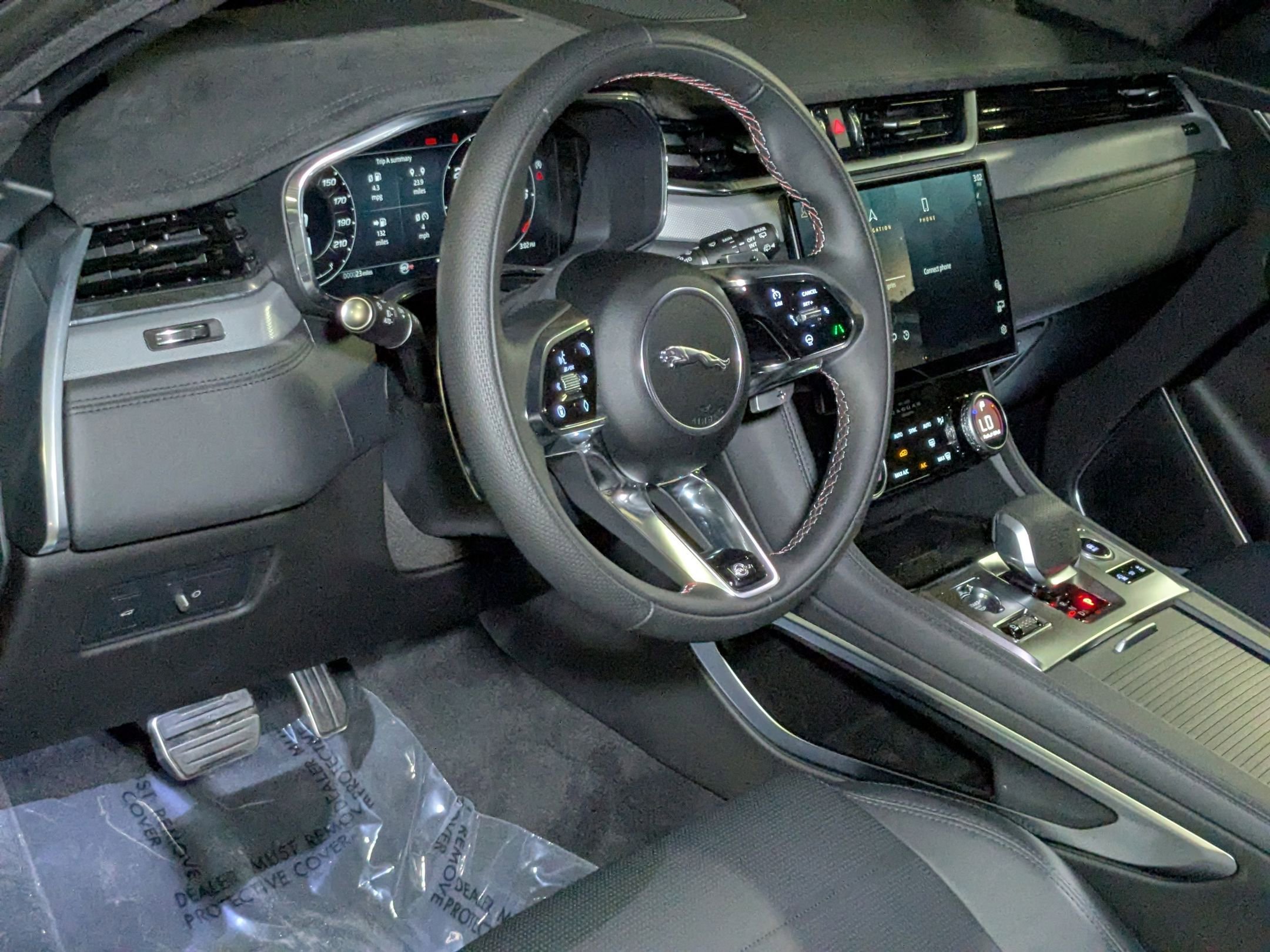 2026 Jaguar F-PACE SVR photo 3