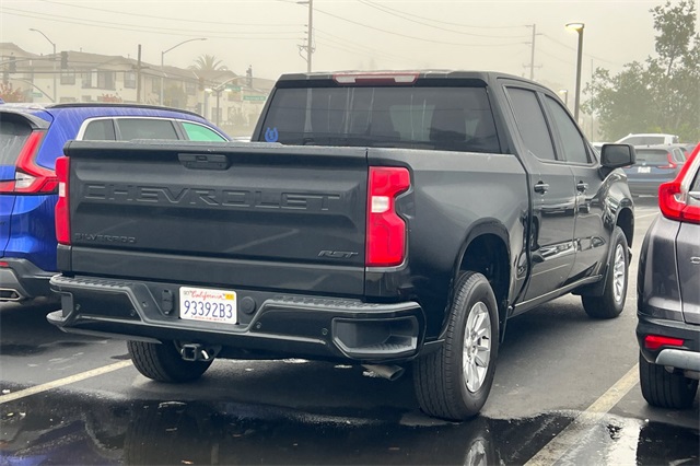 2020 Chevrolet Silverado 1500 RST photo 2