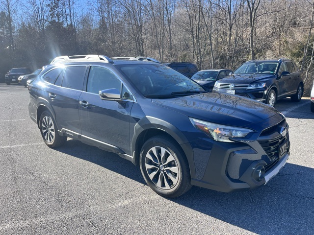 2023 Subaru Outback Touring's photo