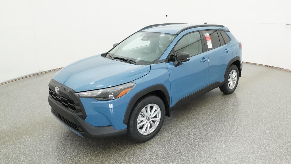 2026 Toyota Corolla Cross LE's photo