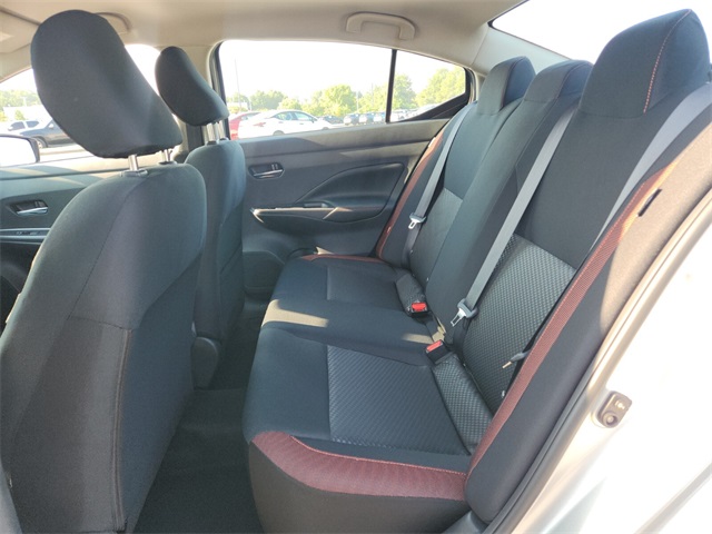 2025 Nissan Versa SR photo 5