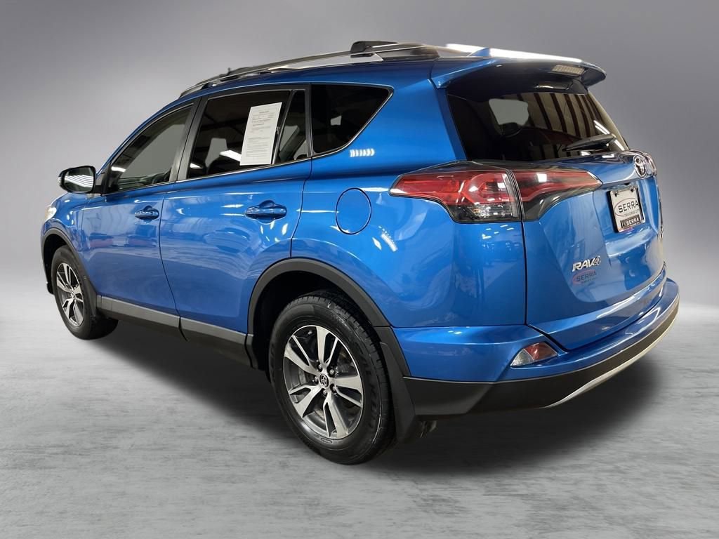 2017 Toyota RAV4 XLE photo 3