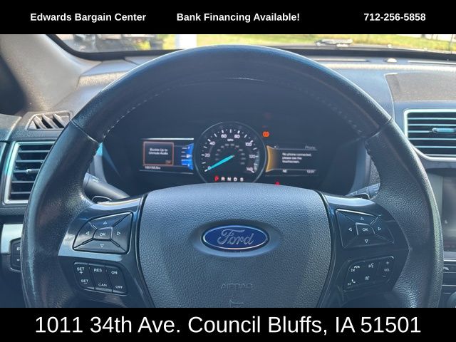 2016 Ford Explorer XLT photo 17
