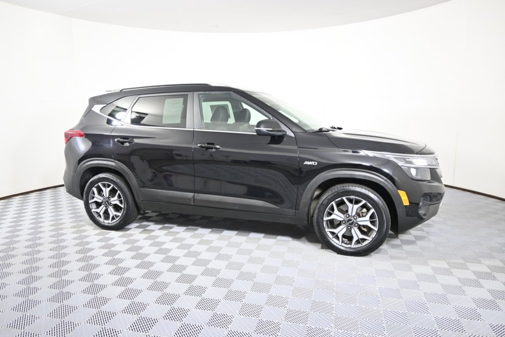 2022 Kia Seltos EX photo 8