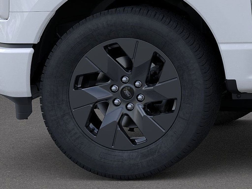 2025 Ford F-150 Lightning Lariat photo 19