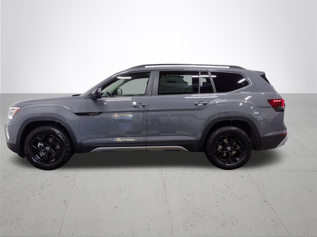 2025 Volkswagen Atlas Peak Edition SE photo 8
