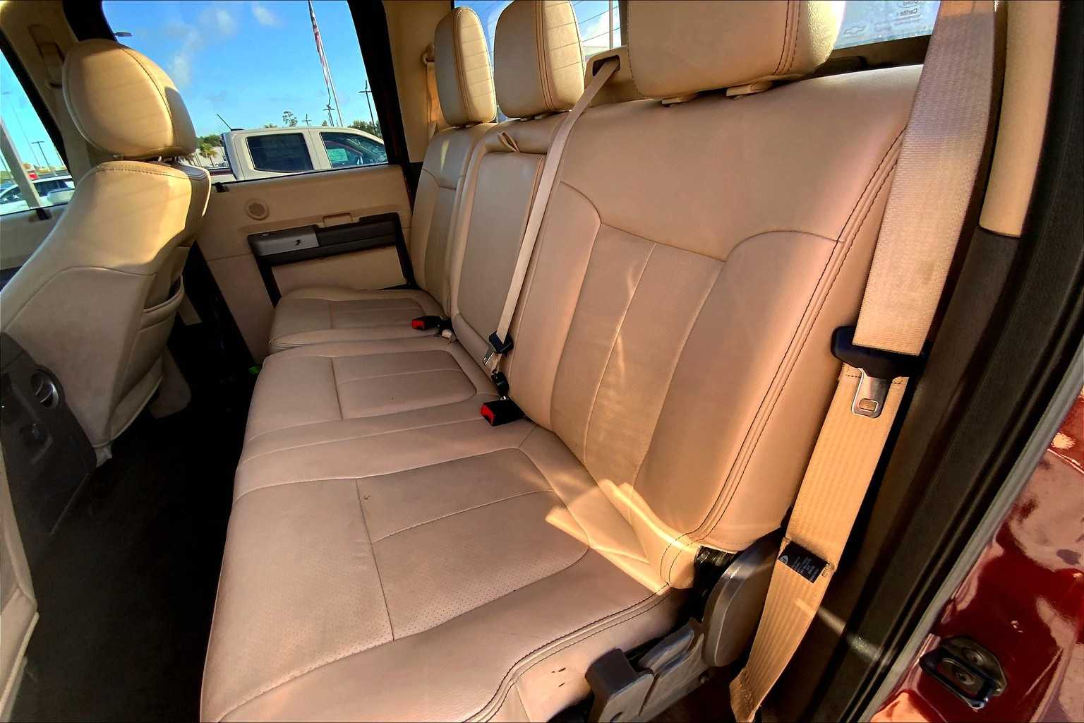 2016 Ford F-250 Lariat photo 18