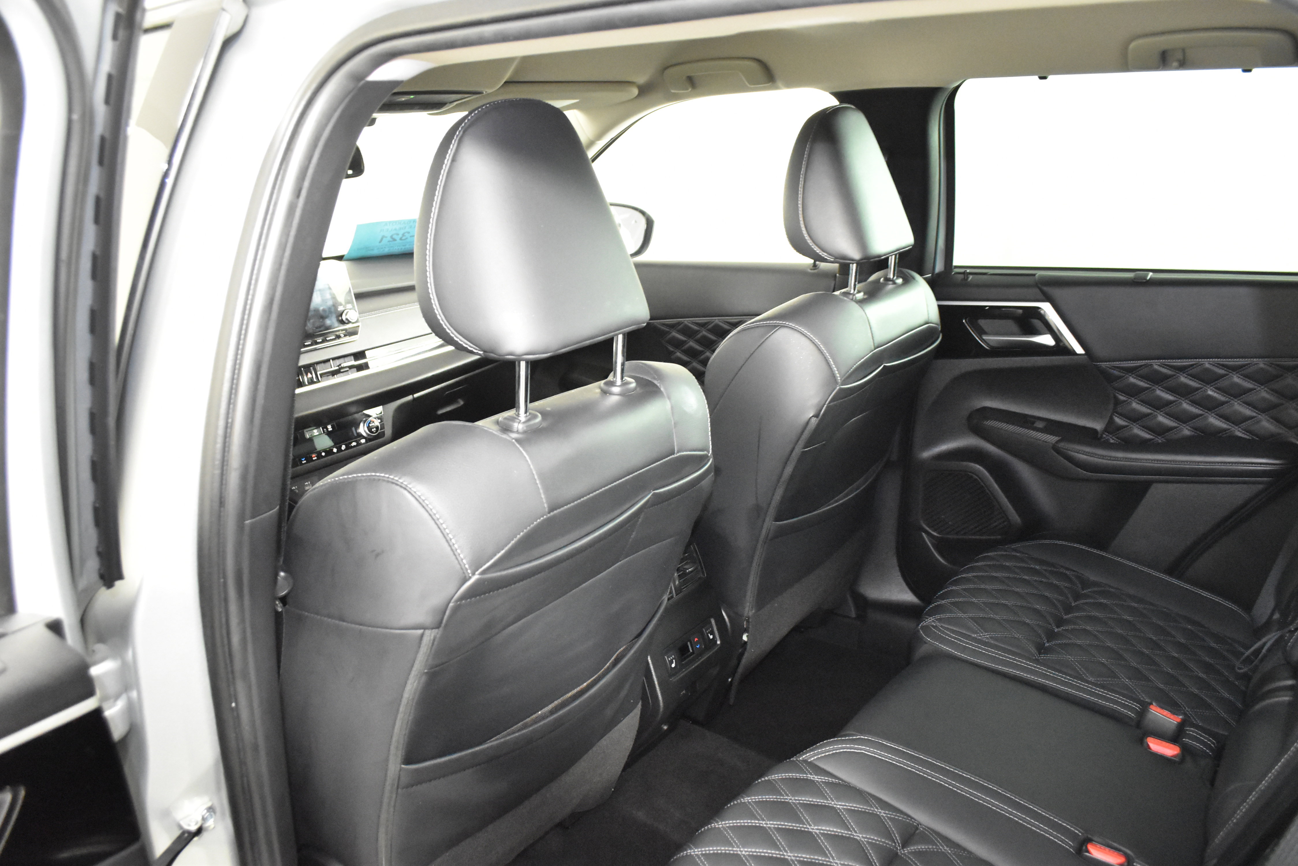 2023 Mitsubishi Outlander SEL 40th Anniversary Edition GT photo 3