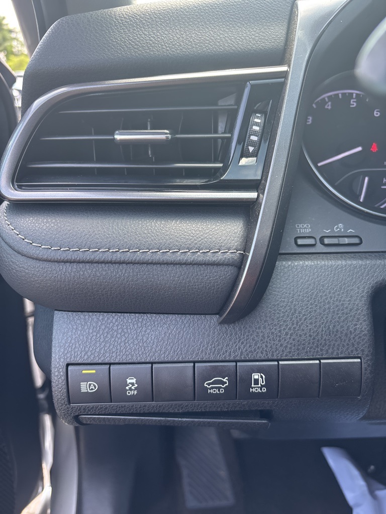 2022 Toyota Camry SE photo 16