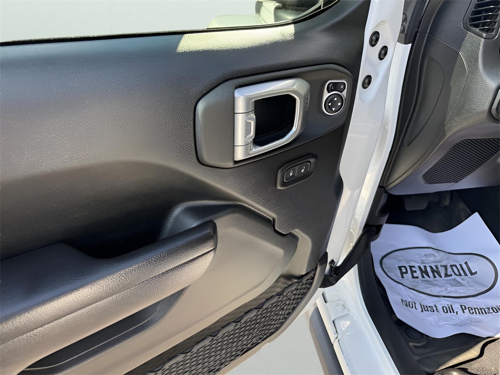2021 Jeep Gladiator Willys photo 6