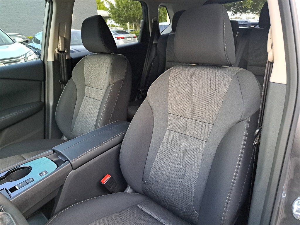 2026 Nissan Rogue SV photo 19