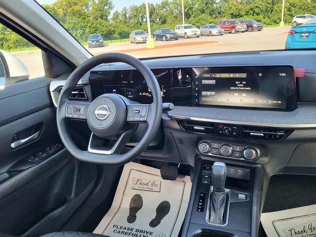 2025 Nissan Kicks SV photo 13