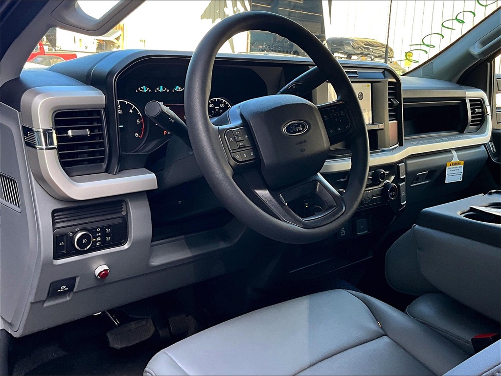 2026 Ford F-350 XL photo 5
