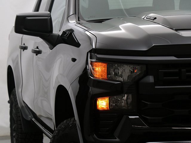 2025 Chevrolet Silverado 1500 Custom Trail Boss photo 4