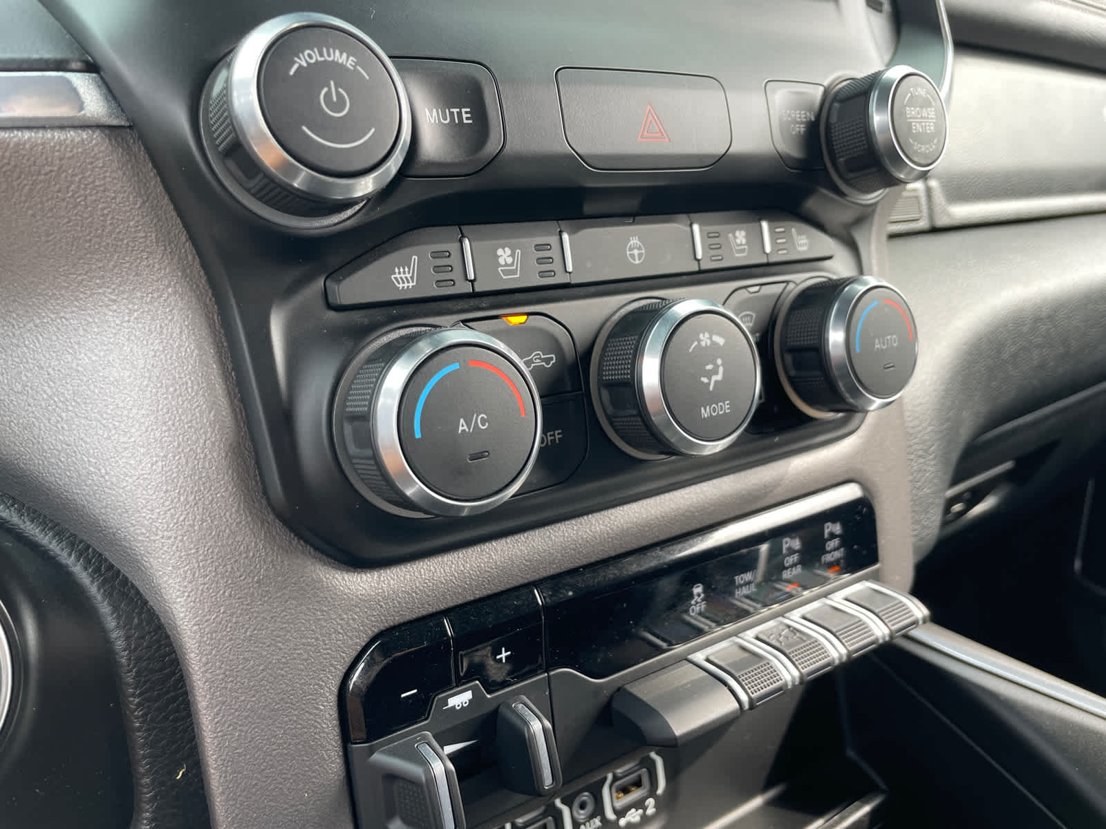 2022 Ram 1500 Laramie photo 27