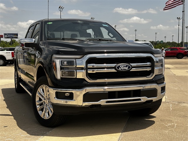 2025 Ford F-150 Lariat photo 2