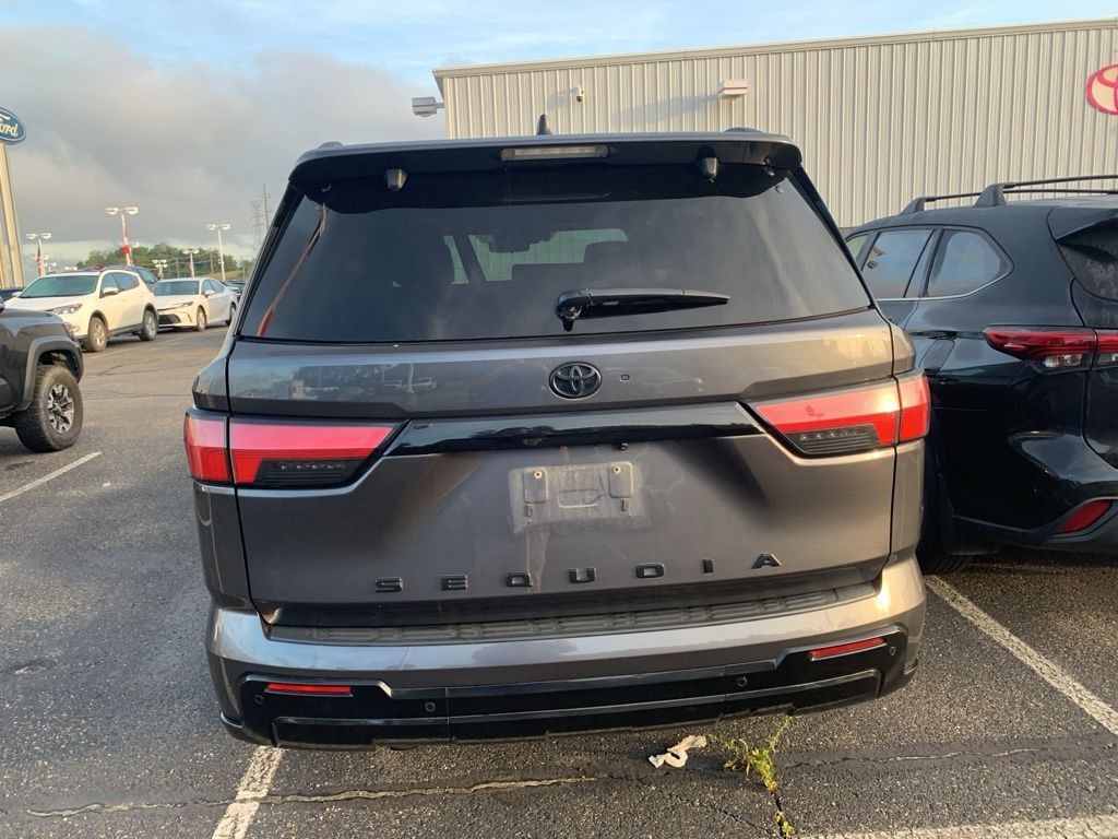 2024 Toyota Sequoia Platinum photo 4