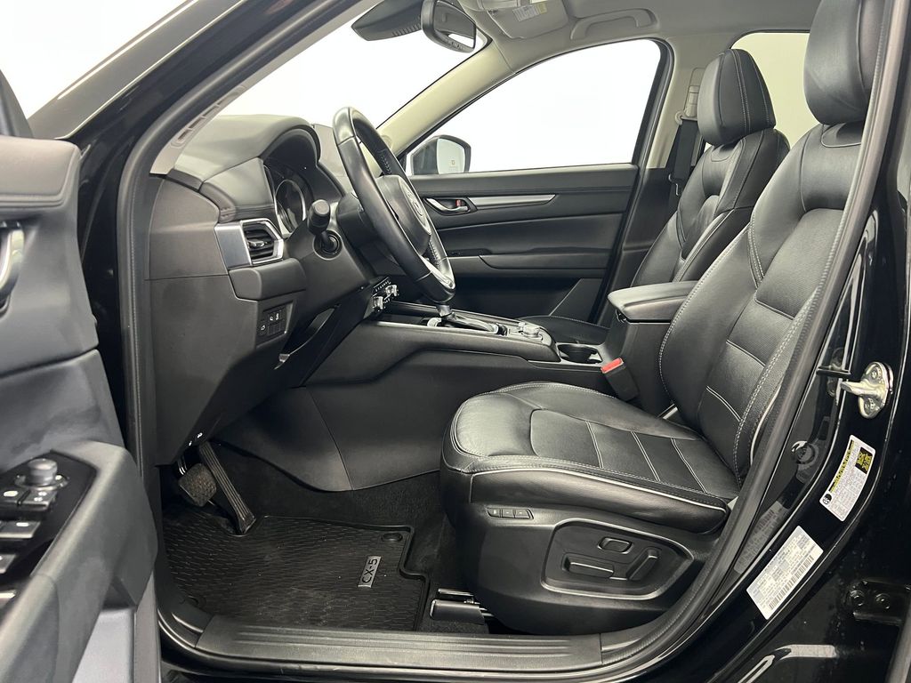 2024 Mazda CX-5 2.5 S Preferred photo 4