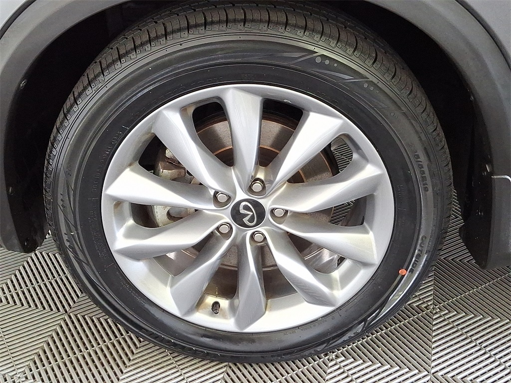 2022 Infiniti QX50 Essential photo 8