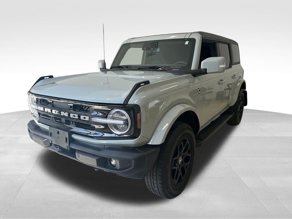 2022 Ford Bronco Outer Banks photo 2