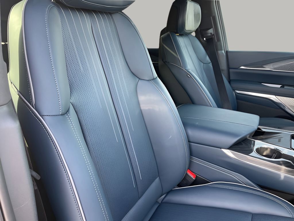 2025 Cadillac Escalade IQ Sport photo 11