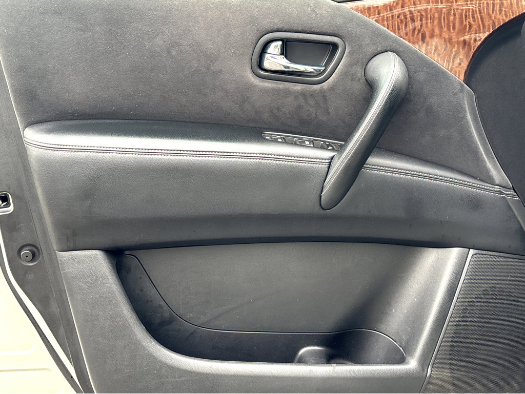 2019 Nissan Armada SV photo 17