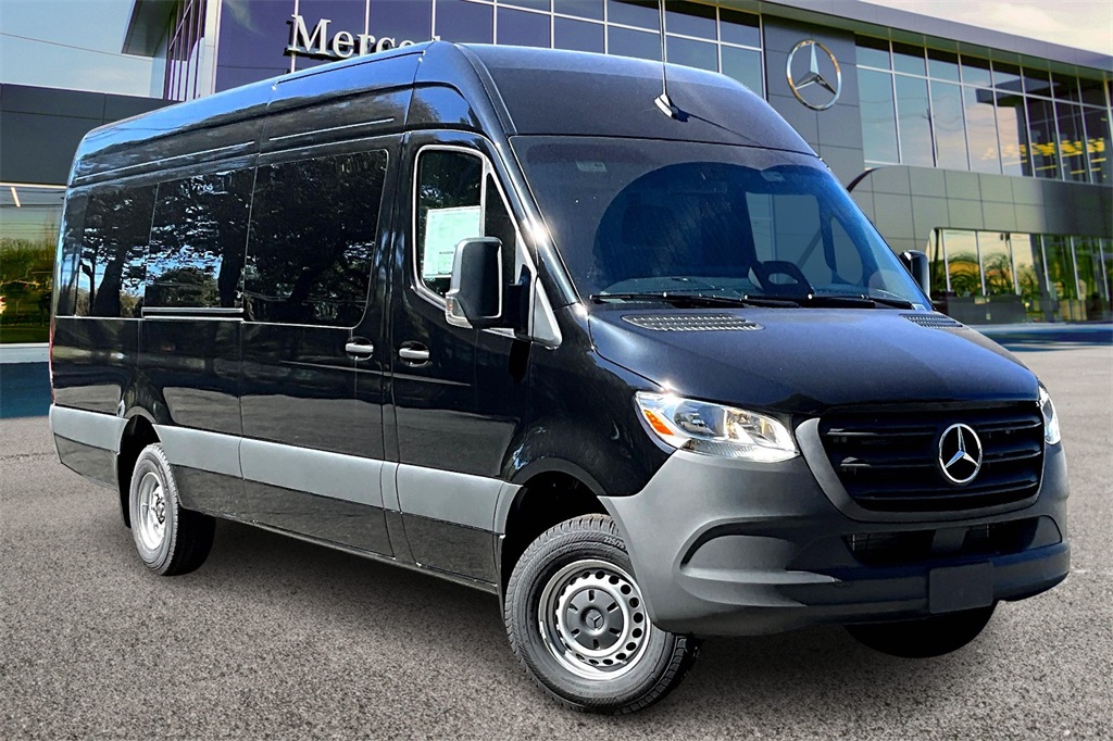 2025 Mercedes-Benz Sprinter Cargo Van Base's photo