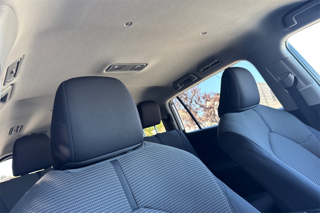 2024 Toyota Highlander LE photo 17