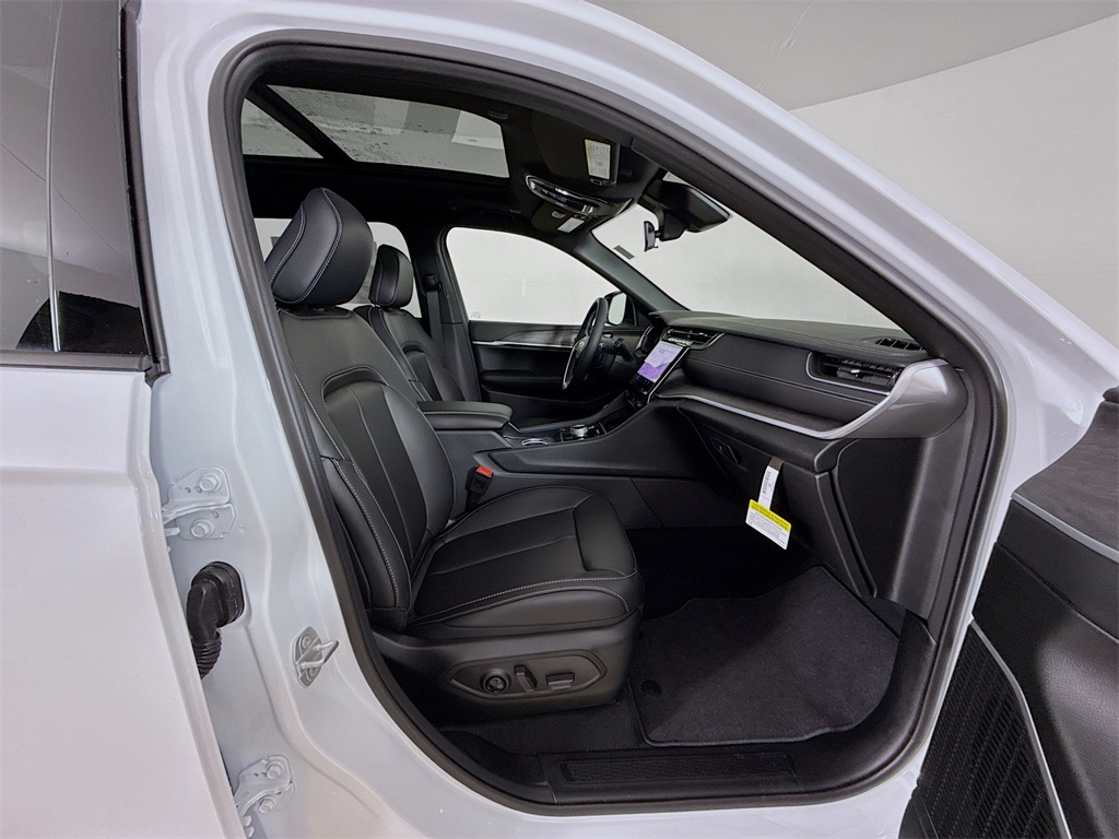 2025 Jeep Grand Cherokee Limited photo 31