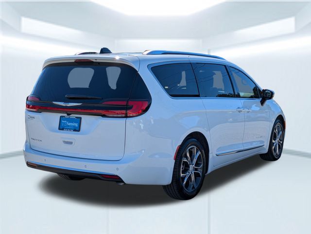 2026 Chrysler Pacifica Pinnacle photo 3
