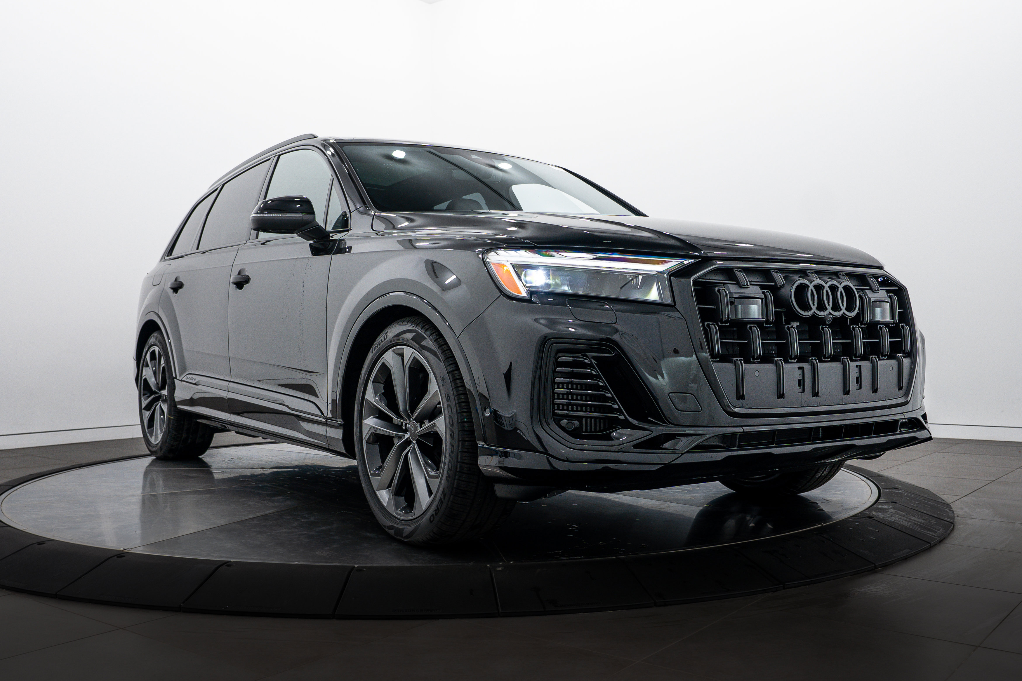 2026 Audi Q7 Premium Plus's photo
