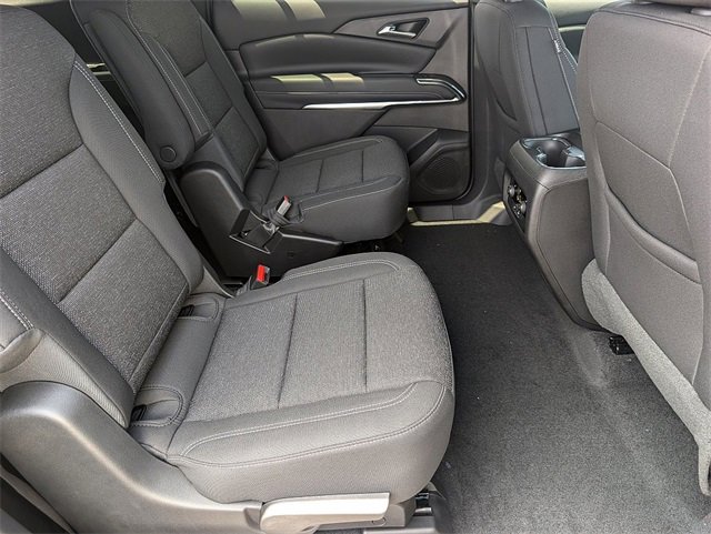 2025 Chevrolet Traverse photo 10