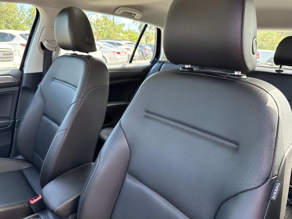 2018 Volkswagen Golf TSI SE photo 22