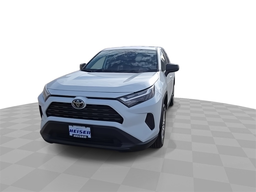 2023 Toyota RAV4 LE photo 3