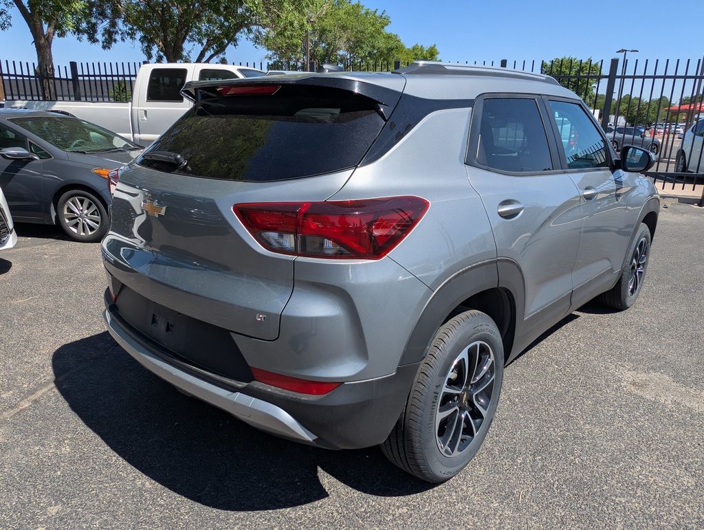 2025 Chevrolet Trailblazer LT photo 4