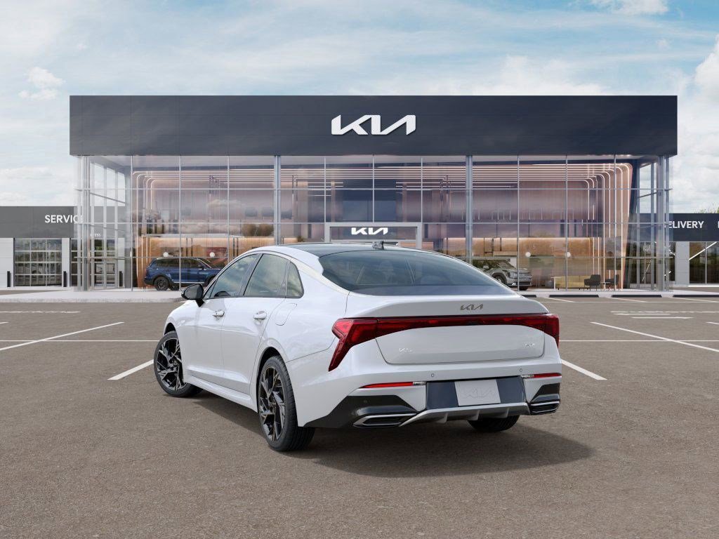 2025 Kia K5 GT-Line photo 3